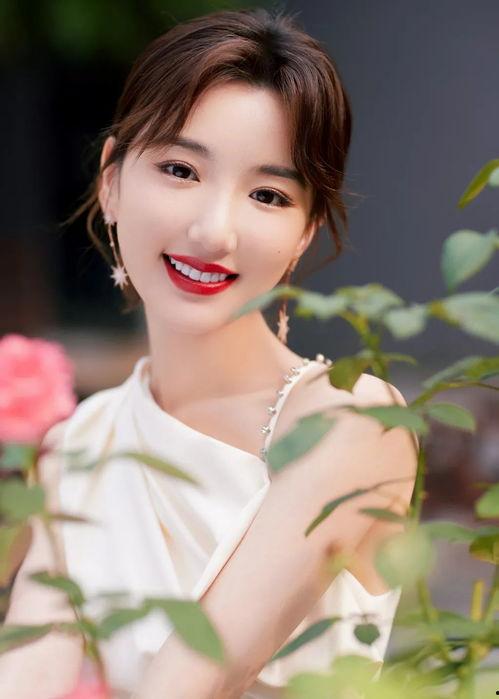 女主吃瓜的娱乐圈文小说,女主吃瓜，笑看风云